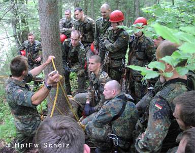 Einweisung "Bau eines Seilstegs"